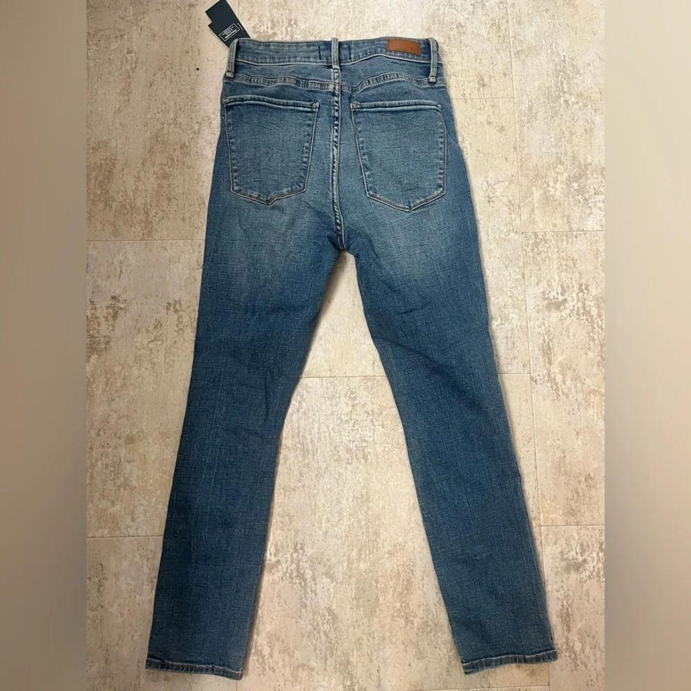 Abercrombie & Fitch Womens Jeans. Simone high rise ankle. NWT - Picture 3 of 7